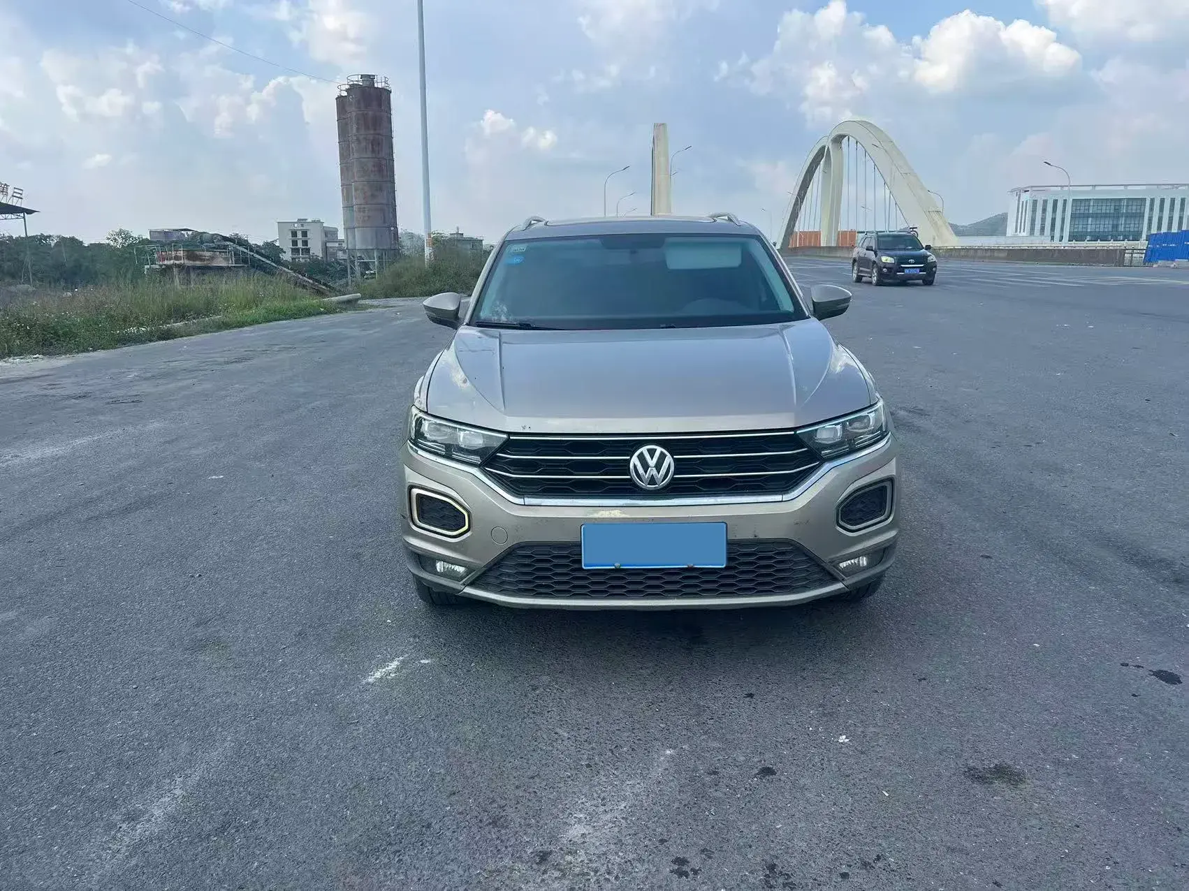 2018 VOLKSWAGEN T-ROC thumbnail 2