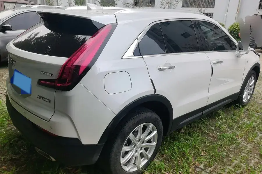 2021 CADILLAC XT4 thumbnail 2