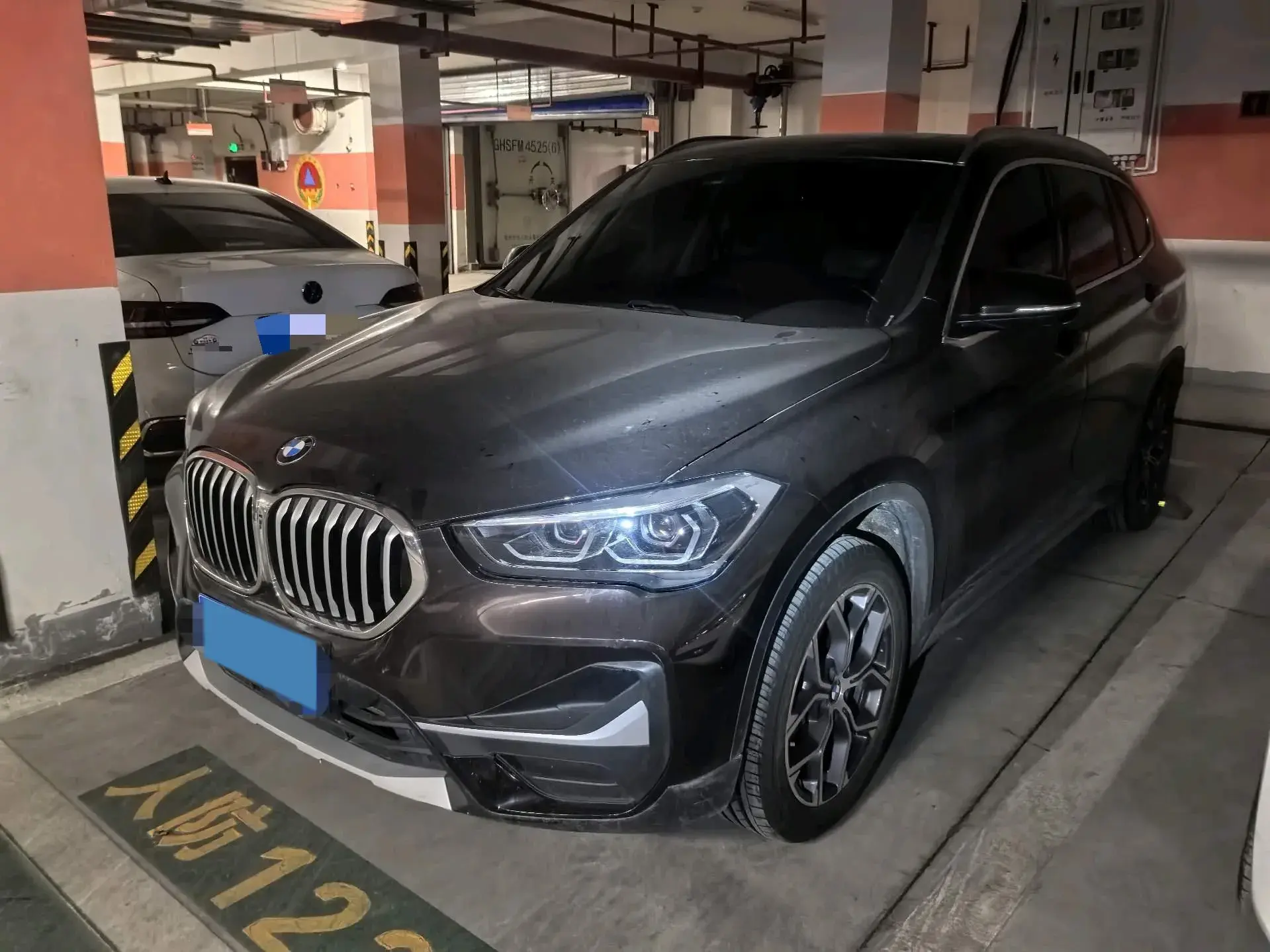 2020 BMW X1 view 1