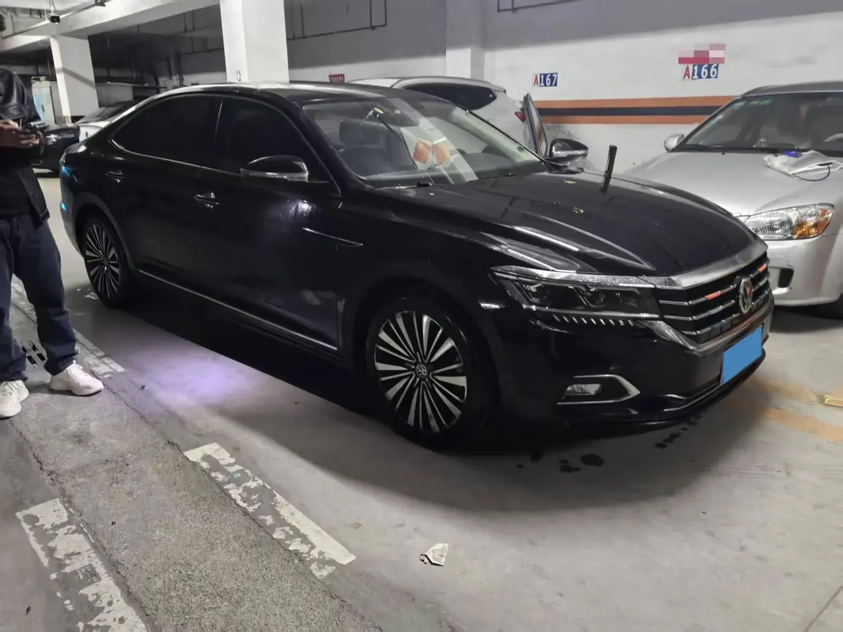 2019 VOLKSWAGEN PASSAT thumbnail 2