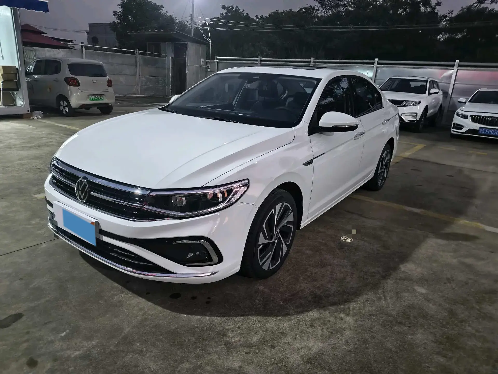 2023 VOLKSWAGEN BORA view 1