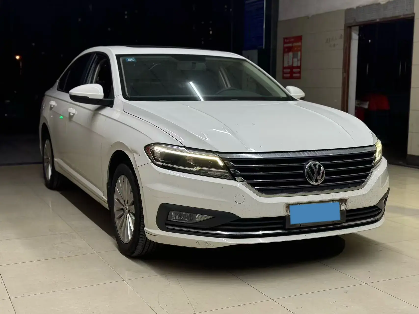 2019 VOLKSWAGEN LAVIDA thumbnail 3