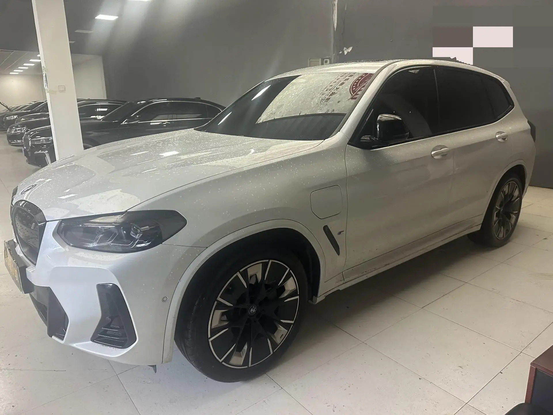 2024 BMW IX3 thumbnail 2