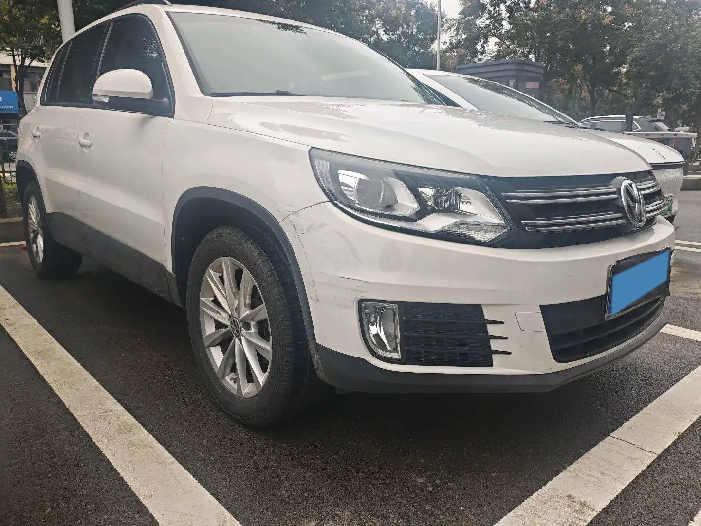 2016 VOLKSWAGEN TIGUAN thumbnail 3