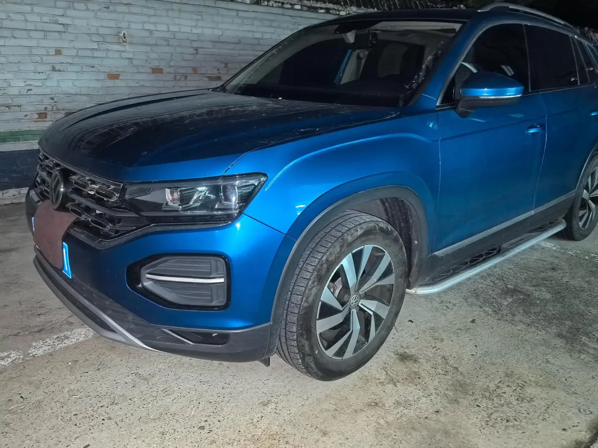 2019 VOLKSWAGEN TAYRON view 1