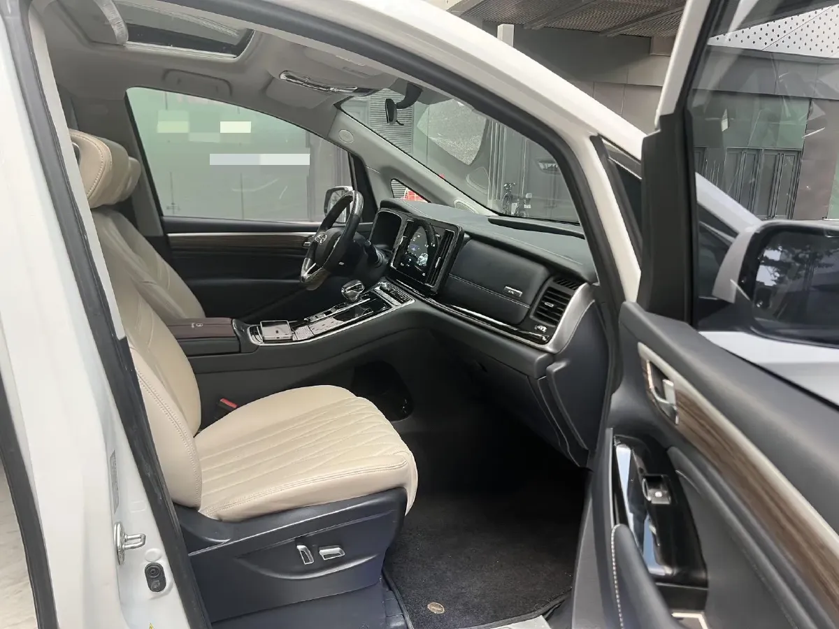 2021 GAC Trumpchi M8 2.0T 252HP L4 8AT,autocango,china used car exporter,china ev exporter,chinese used car exporter,chinese used ev exporter