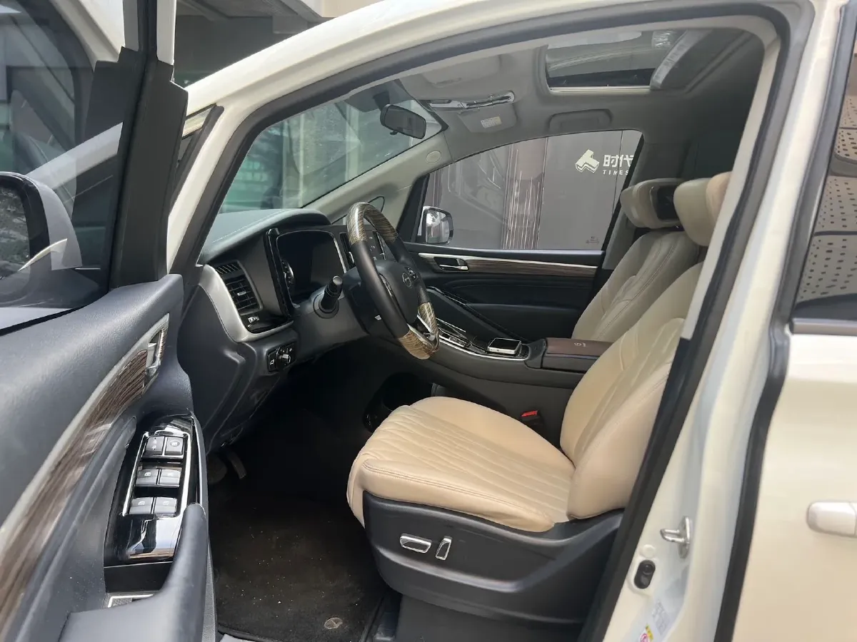 2021 GAC Trumpchi M8 2.0T 252HP L4 8AT,autocango,china used car exporter,china ev exporter,chinese used car exporter,chinese used ev exporter