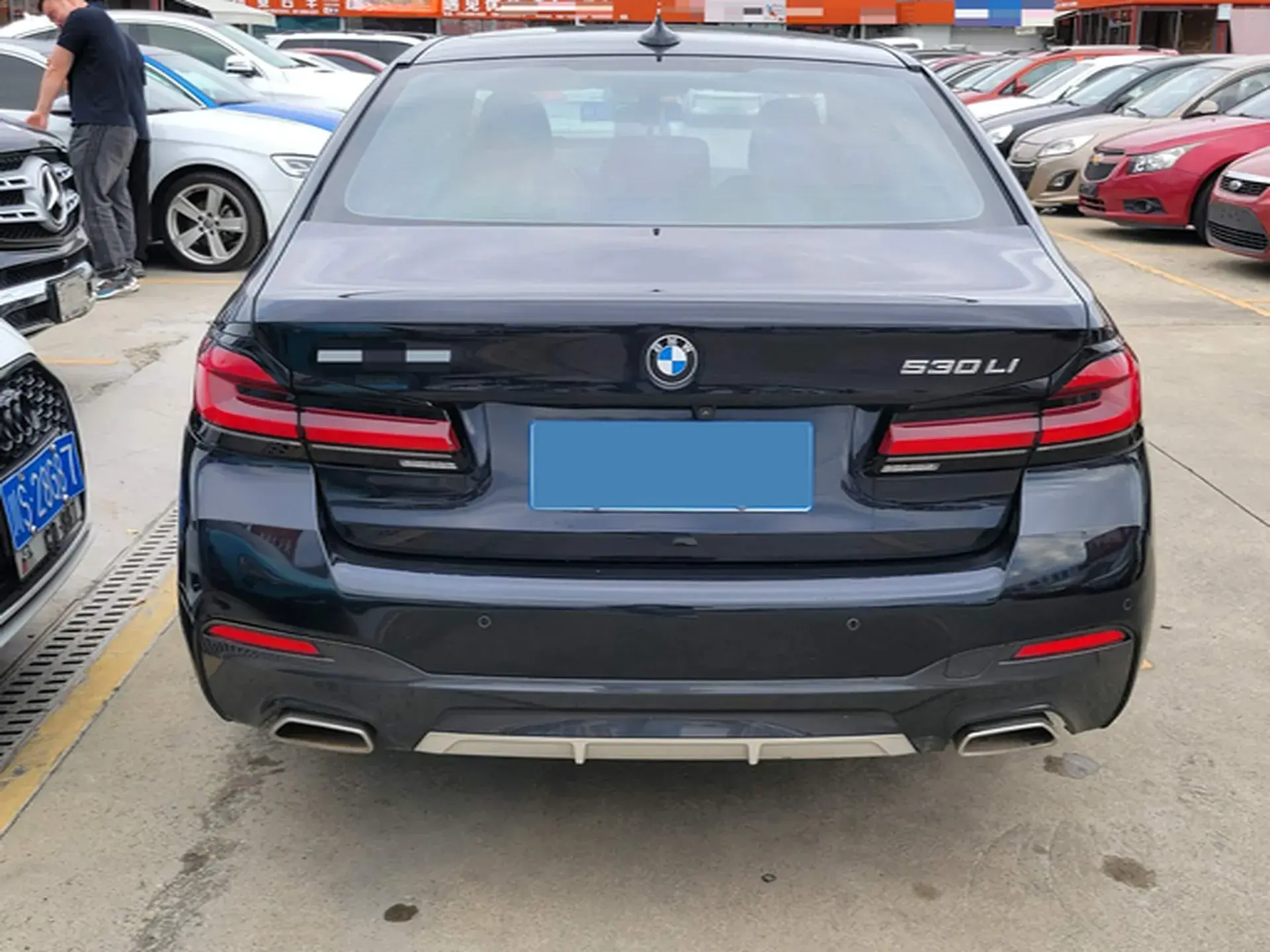 2022 BMW 5 thumbnail 4