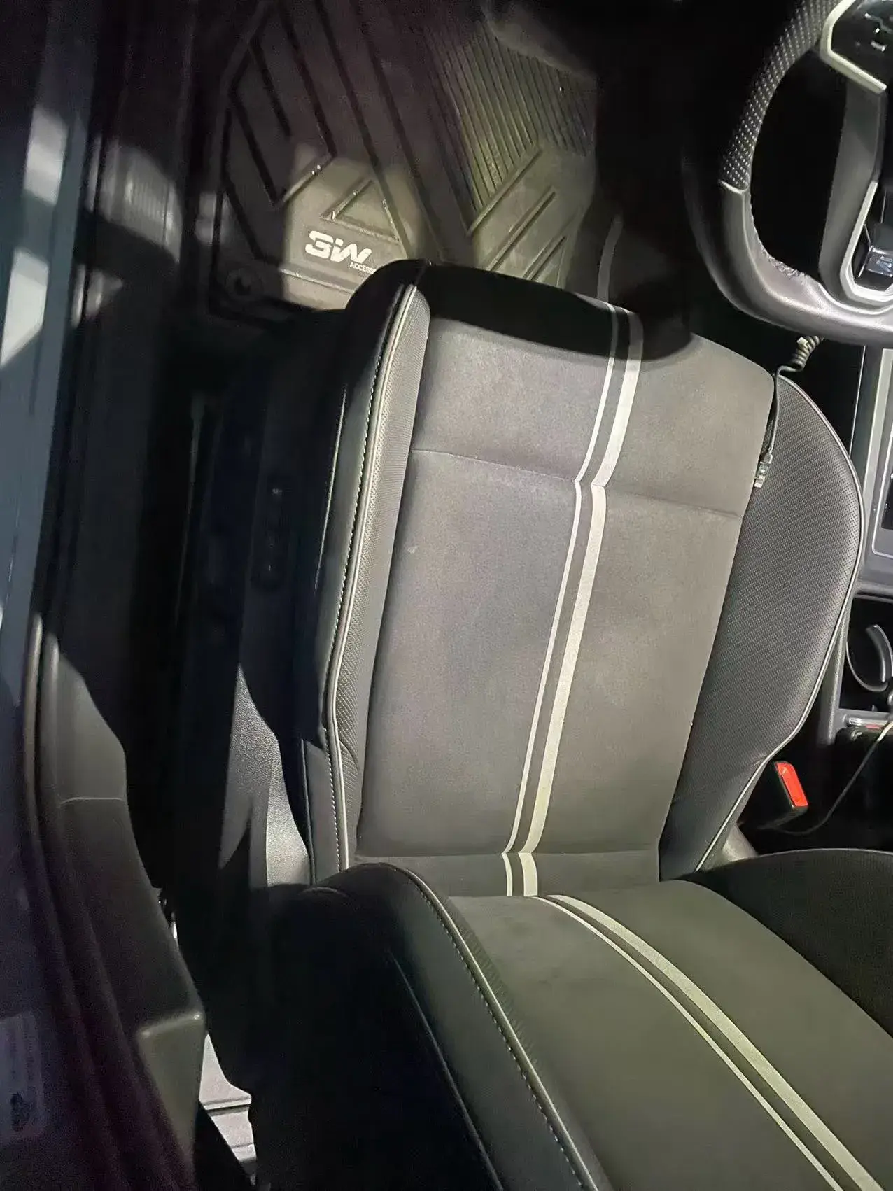 2023 VOLKSWAGEN GOLF thumbnail 3