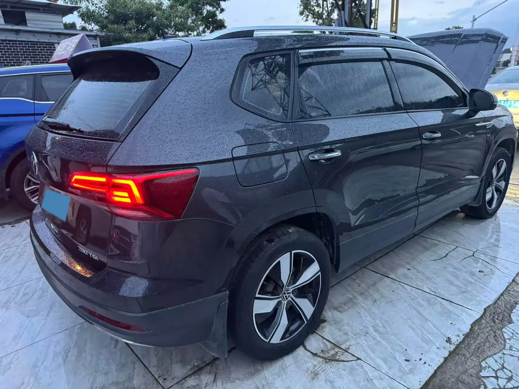 2022 VOLKSWAGEN THARU thumbnail 3