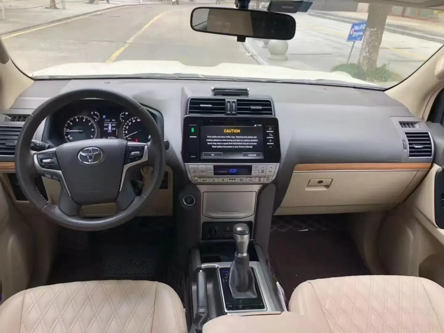 2019 TOYOTA LAND thumbnail 4