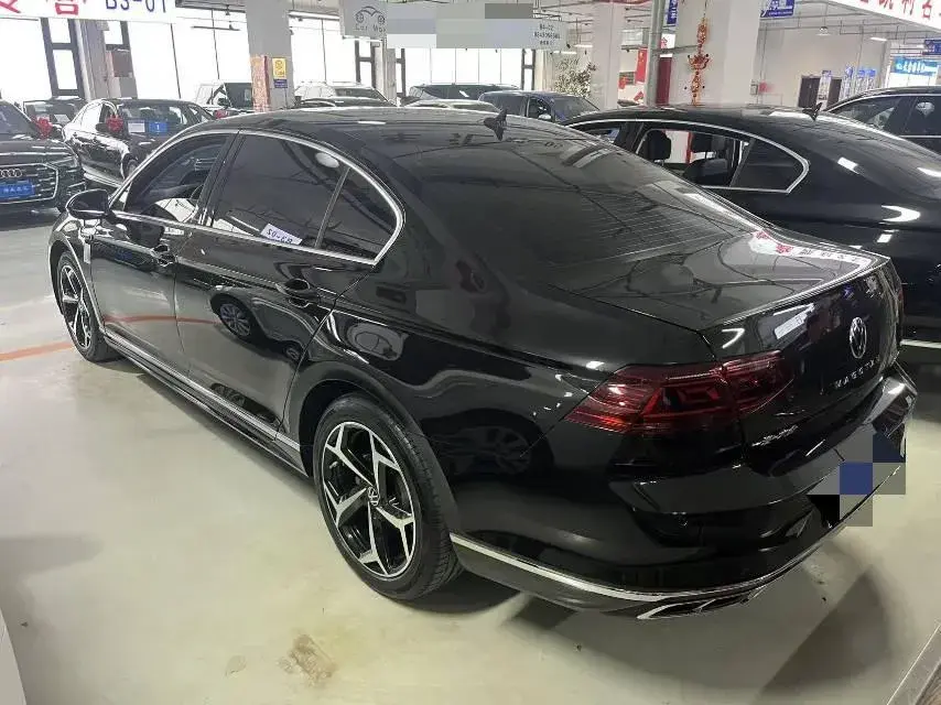 2023 VOLKSWAGEN MAGOTAN thumbnail 2