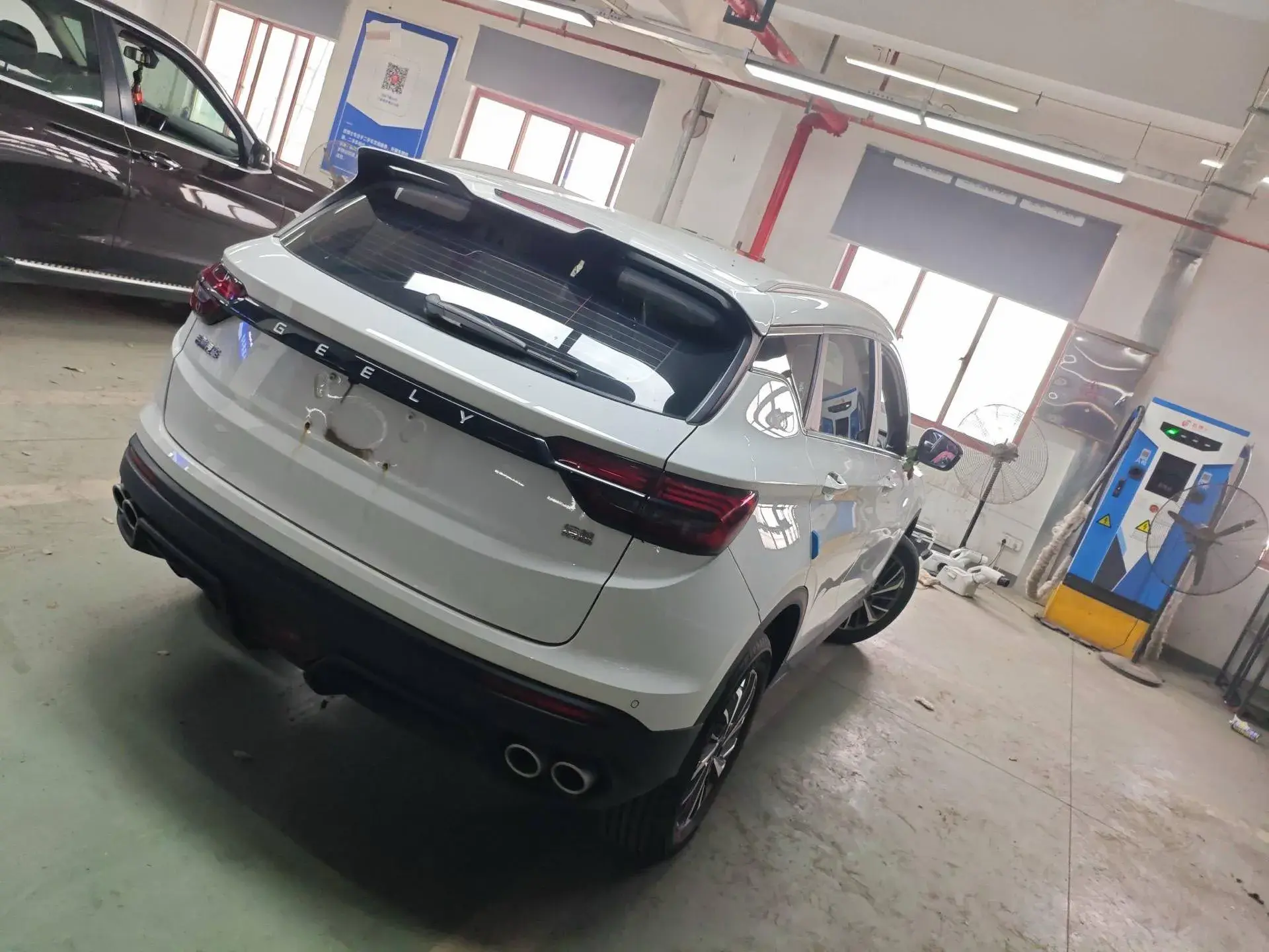 2021 GEELY COOLRAY thumbnail 2