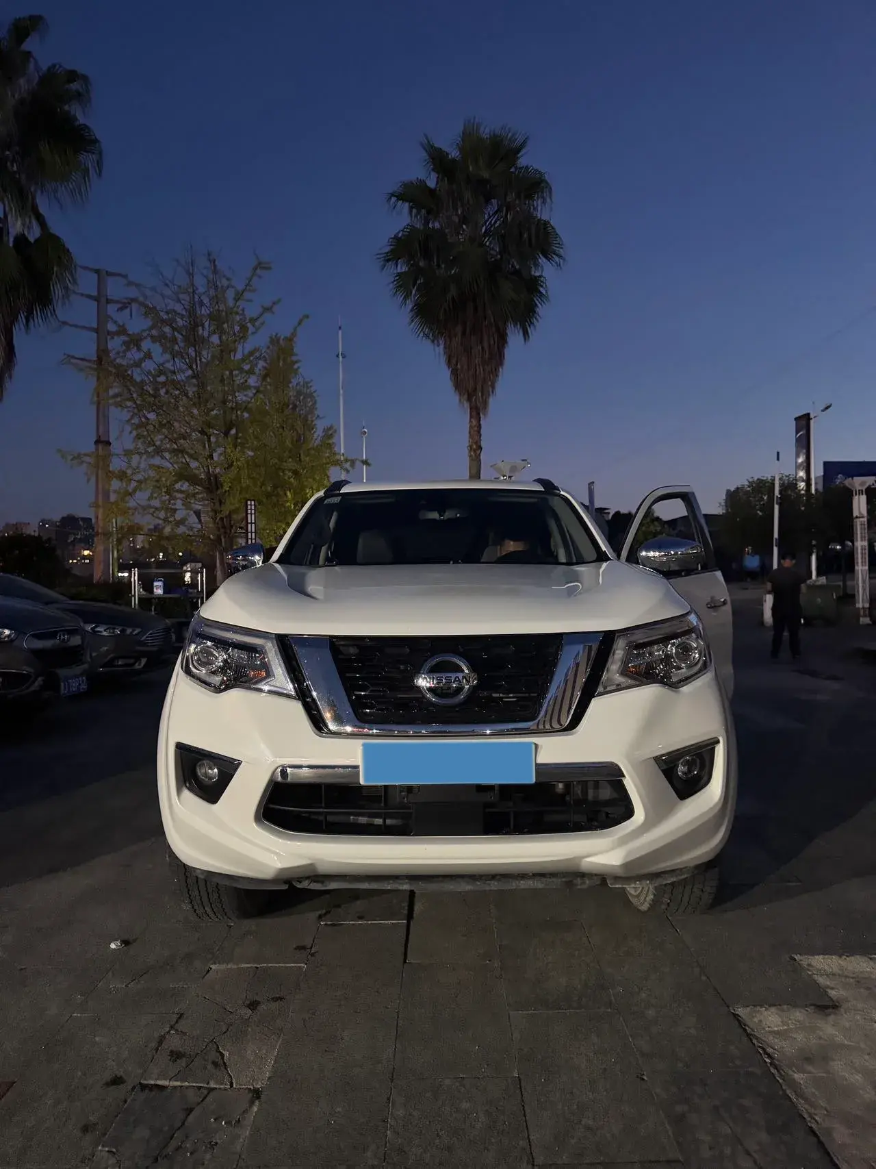 2020 NISSAN TERRA thumbnail 2