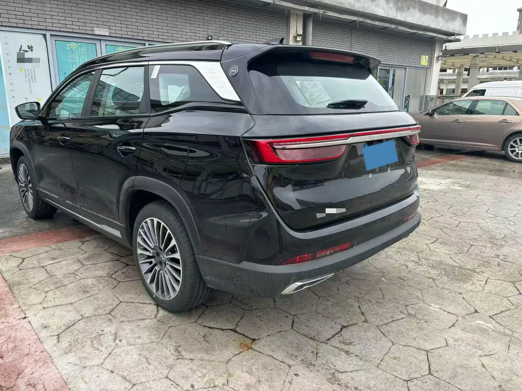 2023 JETOUR X70 thumbnail 3