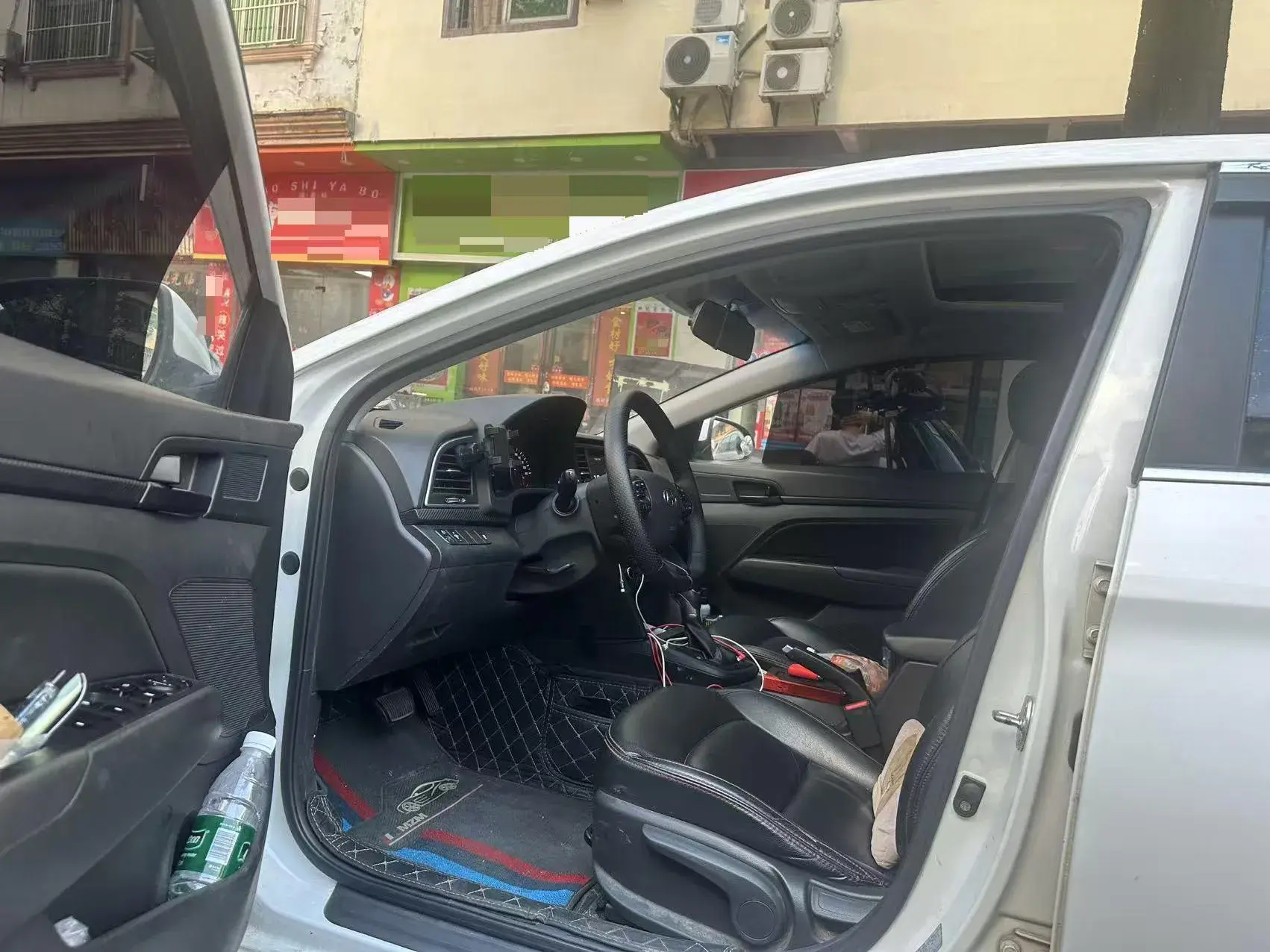 2018 HYUNDAI ELANTRA thumbnail 3