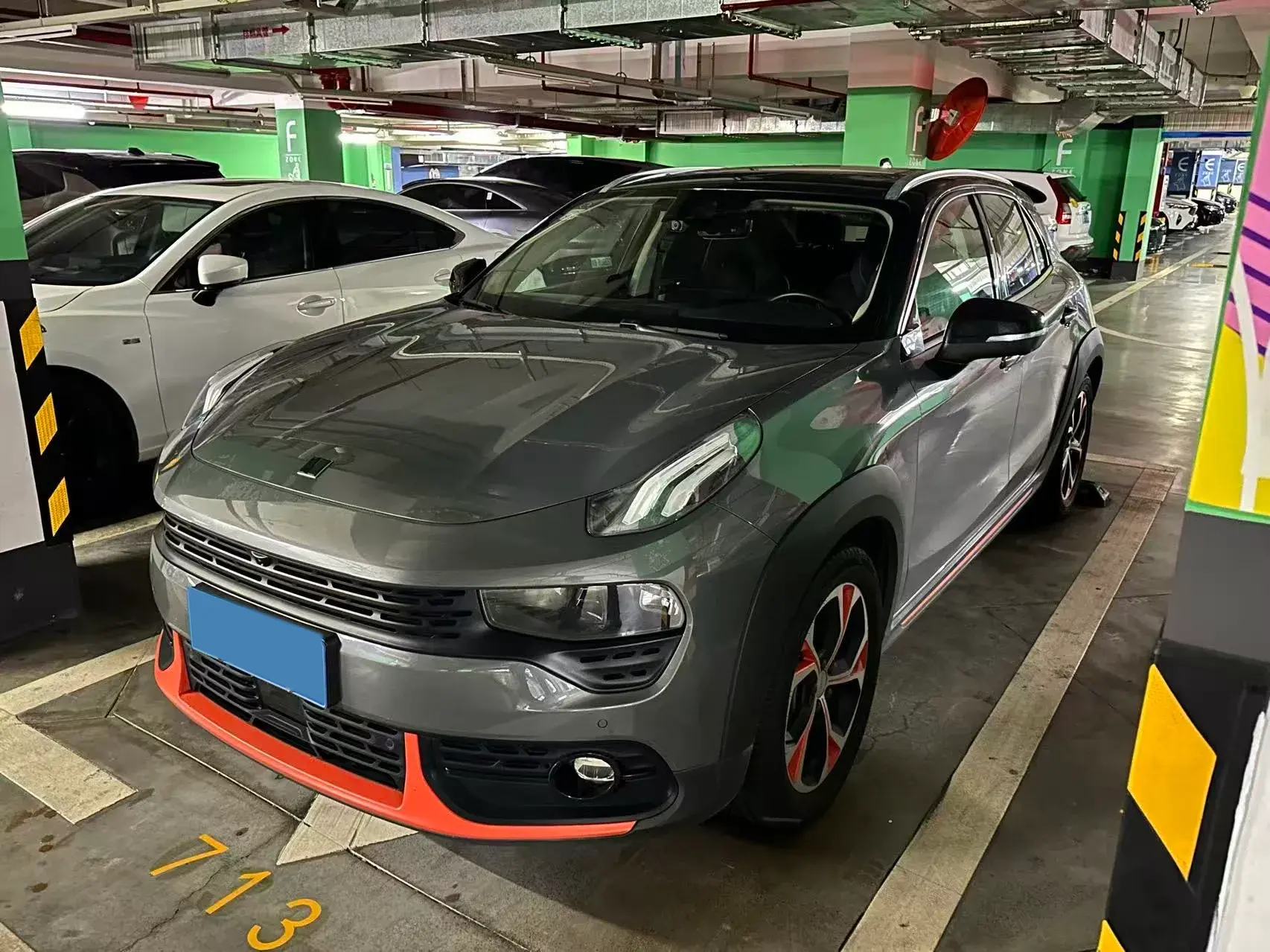 2018 LYNK&CO 02 view 1