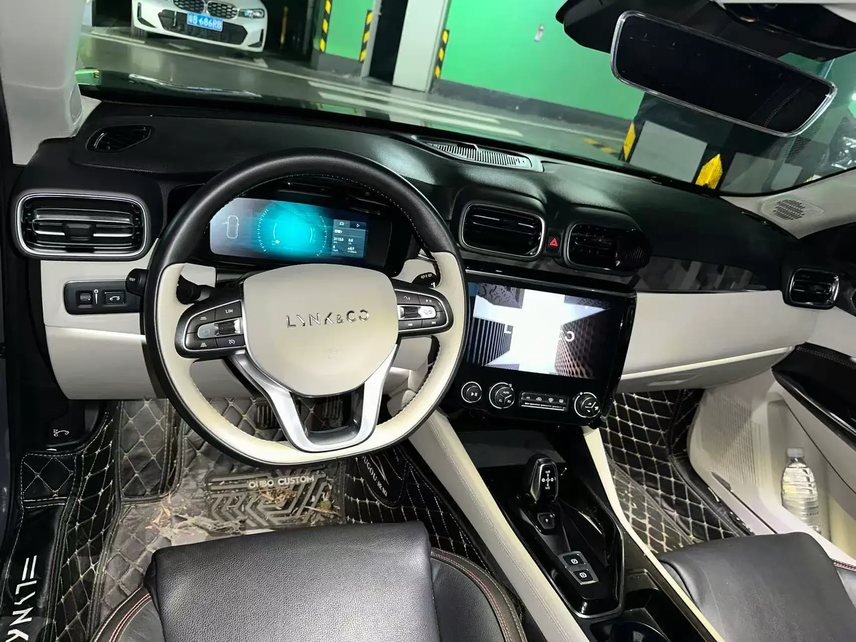 2018 LYNK&CO 02 thumbnail 2