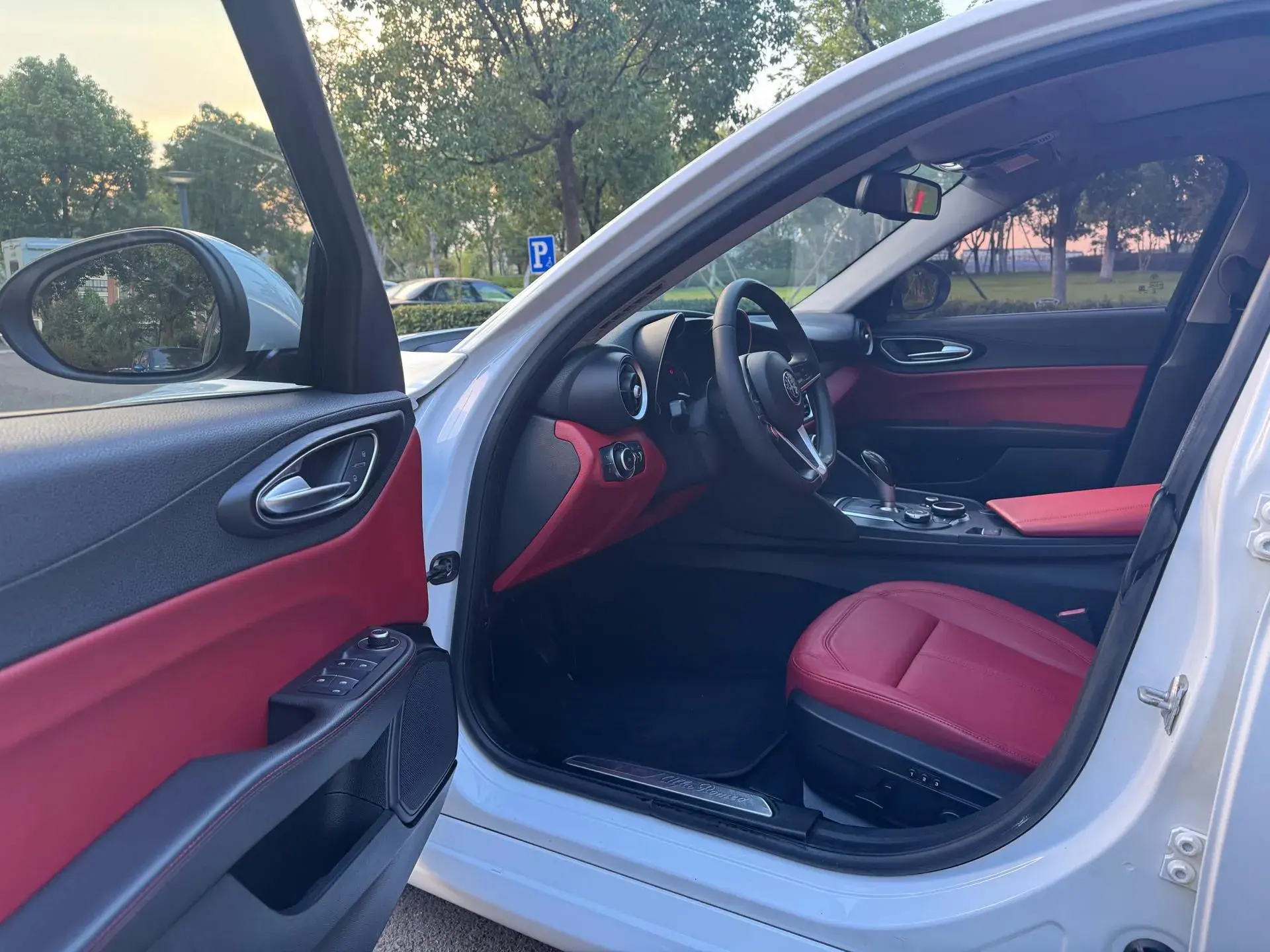 2017 ALFA ROMEO thumbnail 4