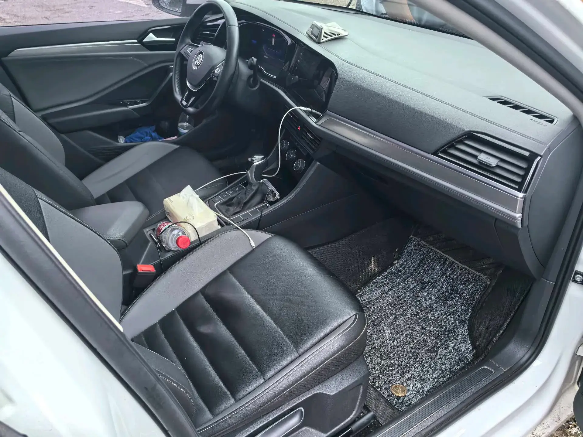 2021 VOLKSWAGEN SAGITAR thumbnail 3