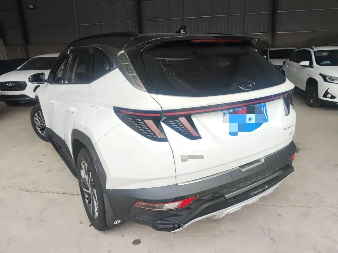 2021 HYUNDAI TUCSON thumbnail 3