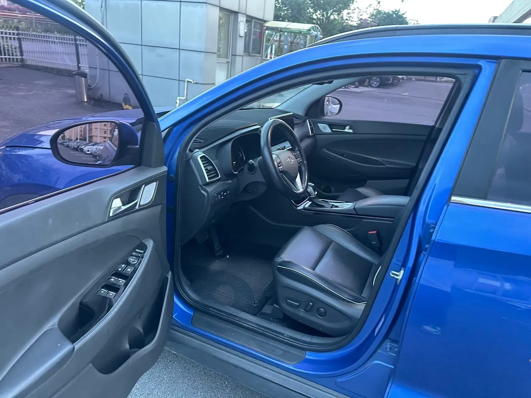 2019 HYUNDAI TUCSON thumbnail 3