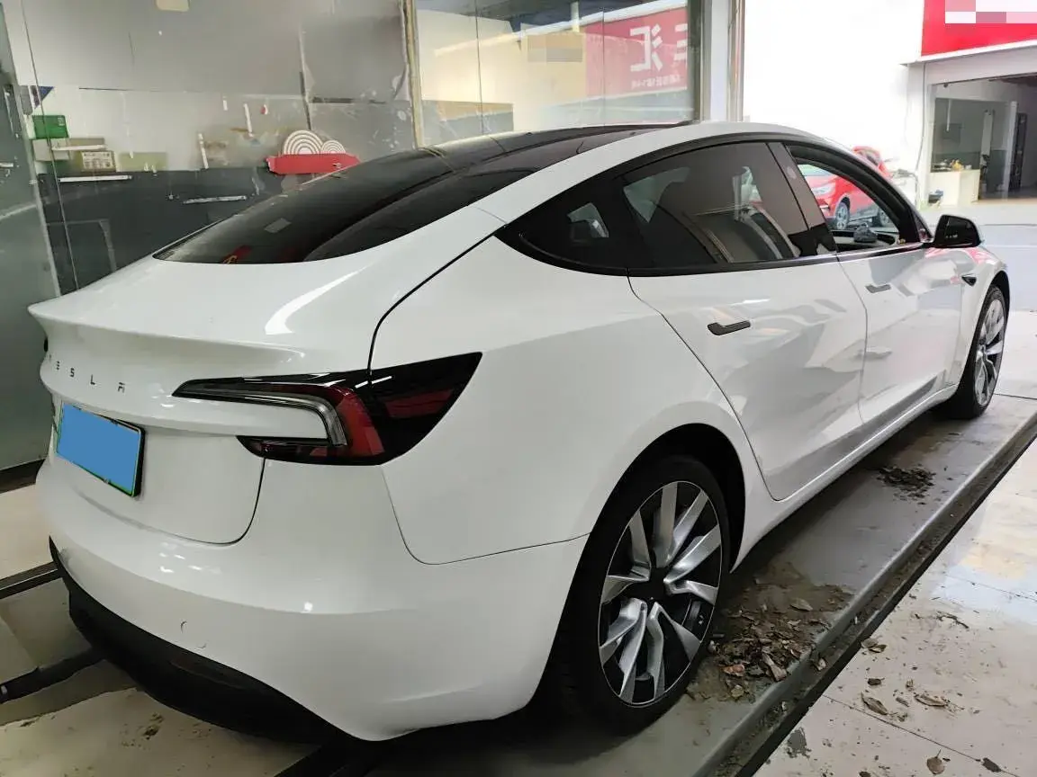 2025 TESLA MODEL thumbnail 2