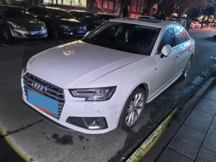 2019 AUDI A4L view 1