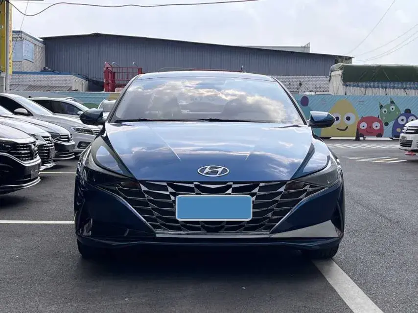 2022 HYUNDAI ELANTRA view 1