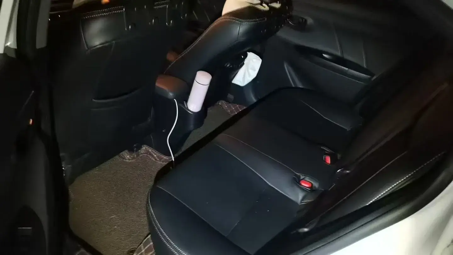 2021 TOYOTA YARIS thumbnail 3