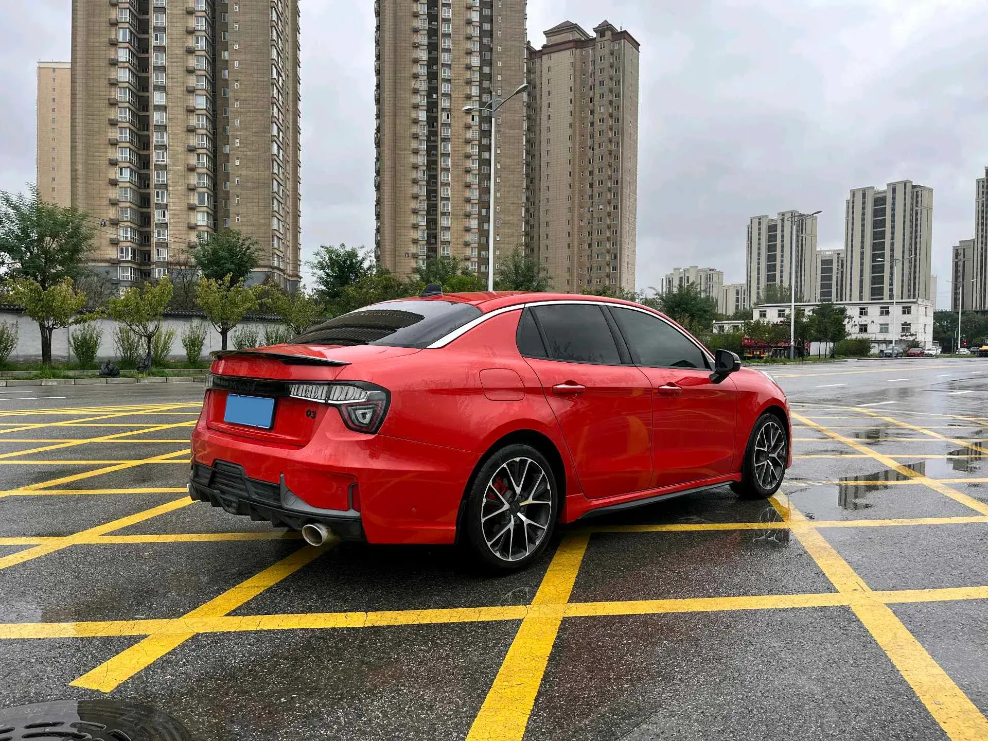 2019 LYNK&CO 03 thumbnail 4