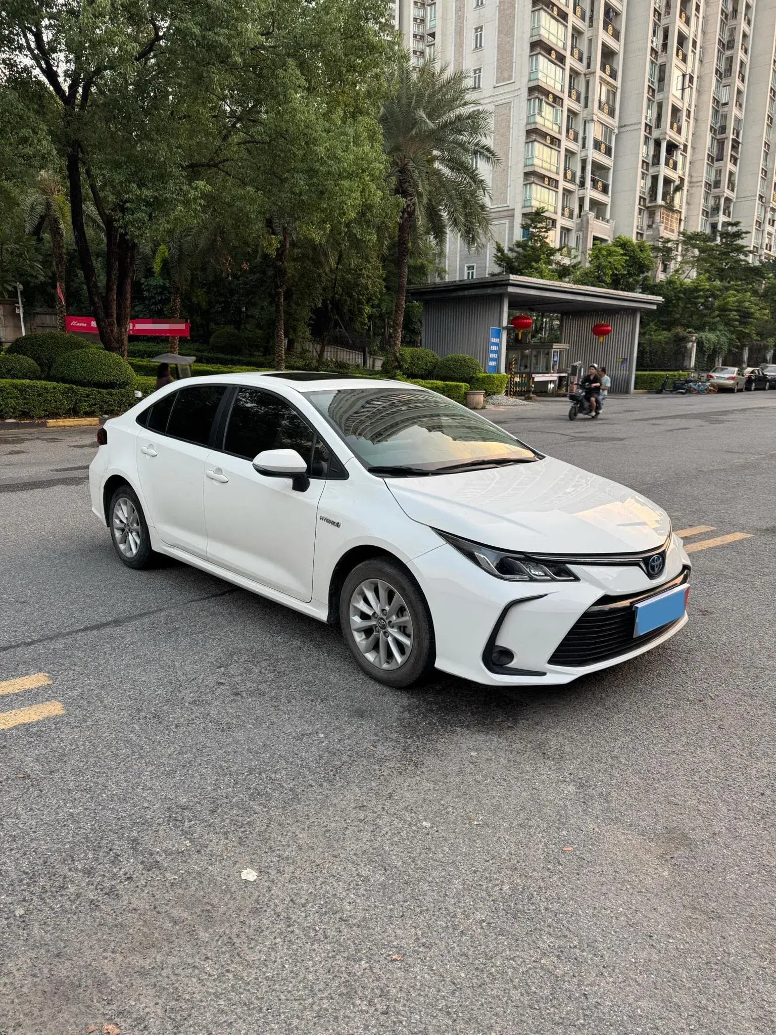 2021 TOYOTA COROLLA thumbnail 2