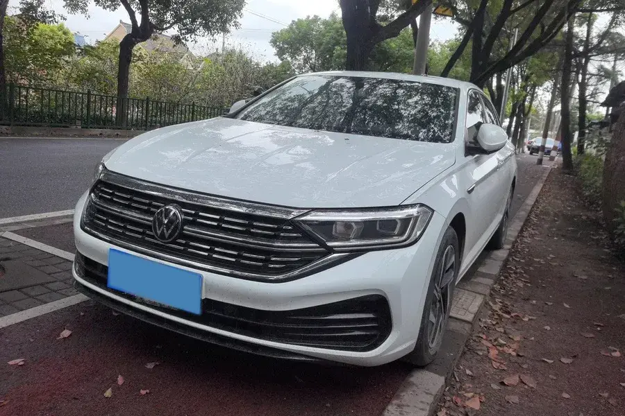 2023 VOLKSWAGEN SAGITAR view 1