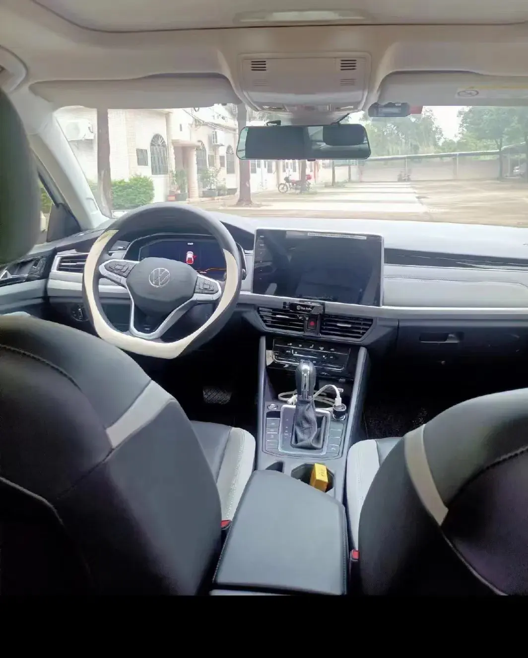 2023 VOLKSWAGEN BORA thumbnail 2