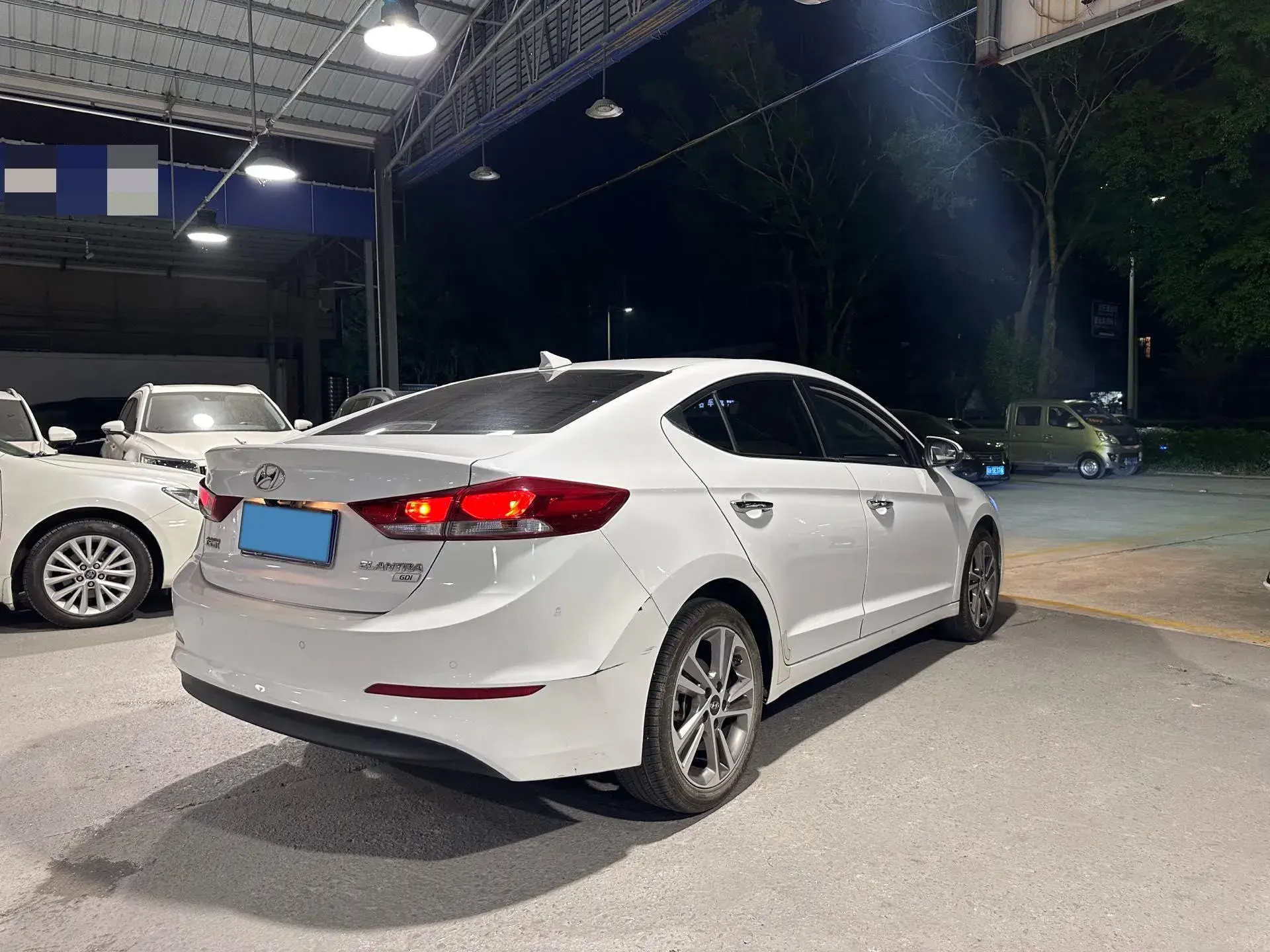 2018 HYUNDAI ELANTRA thumbnail 4