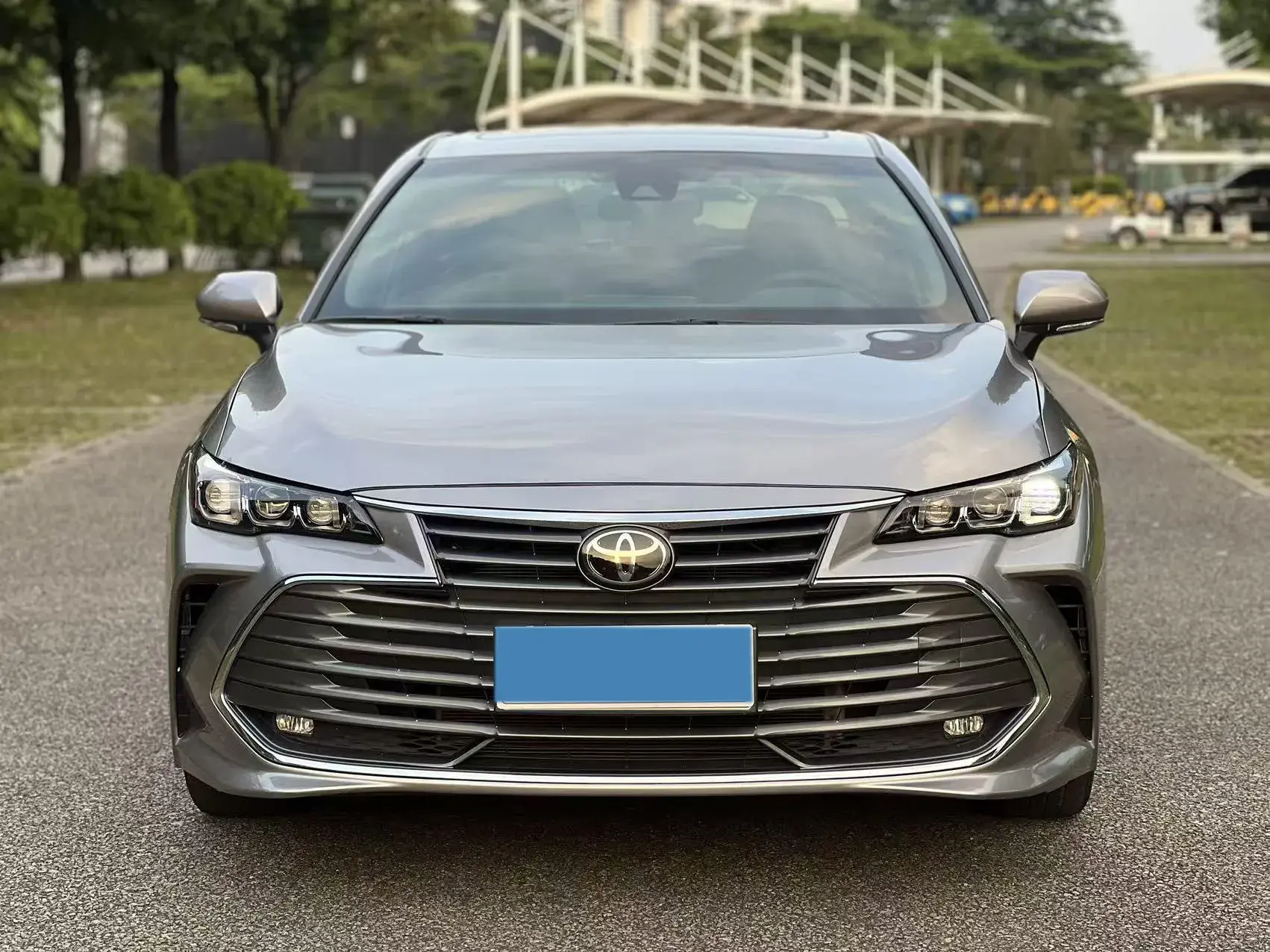 2019 TOYOTA AVALON thumbnail 2