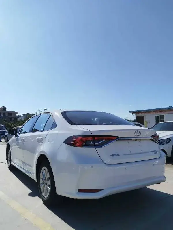 2023 TOYOTA COROLLA thumbnail 4