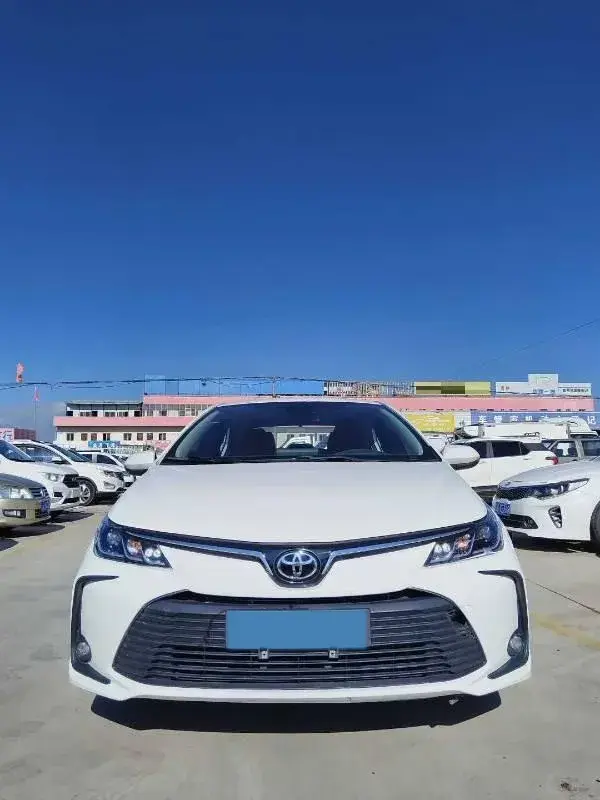 2023 TOYOTA COROLLA thumbnail 3