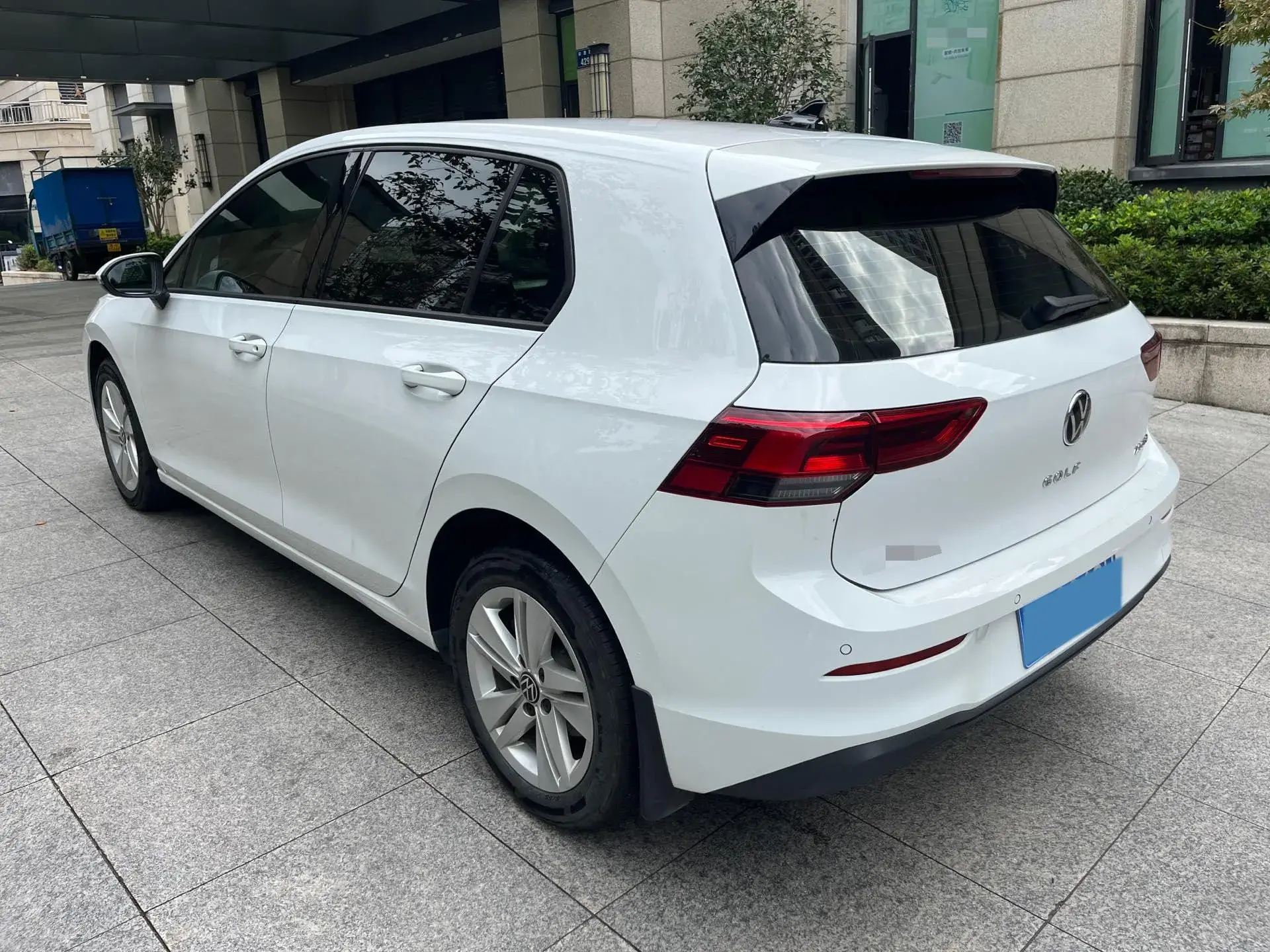 2021 VOLKSWAGEN GOLF thumbnail 4