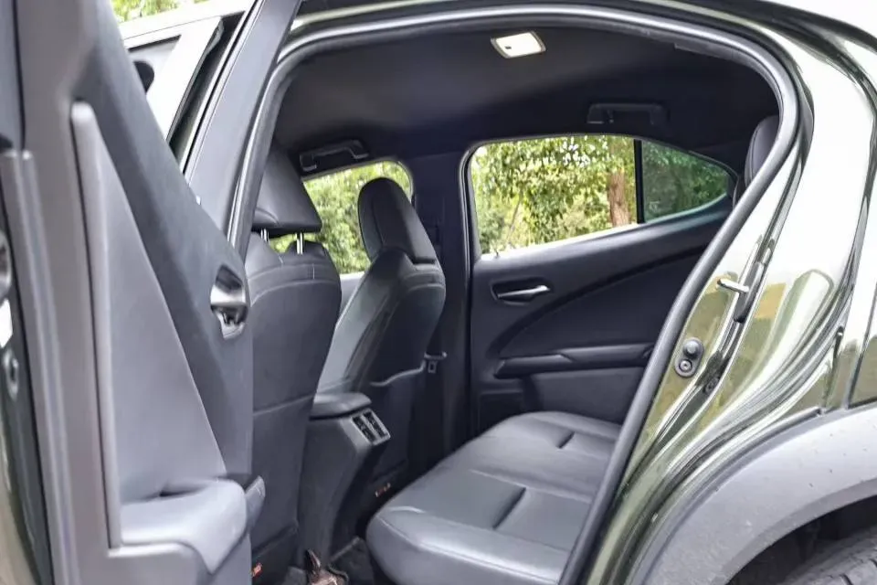 2020 Lexus UX 2.0L 146HP L4 E-CVT Hybrid,autocango,china used car exporter,china ev exporter,chinese used car exporter,chinese used ev exporter