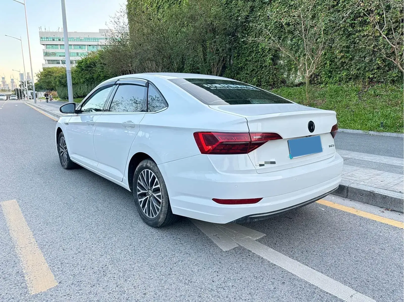 2019 VOLKSWAGEN SAGITAR thumbnail 4