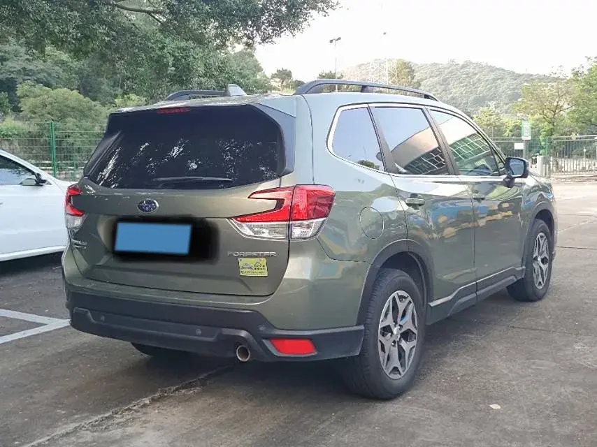 2021 SUBARU FORESTER thumbnail 2