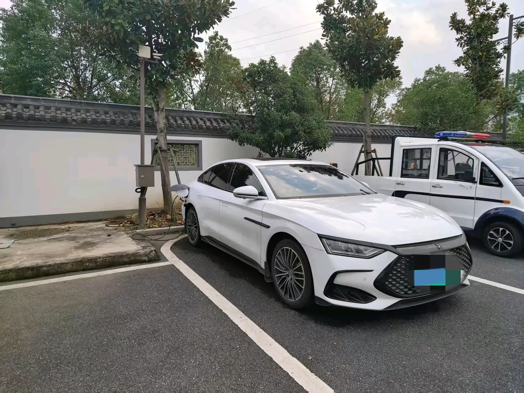 2022 BYD HAN thumbnail 2