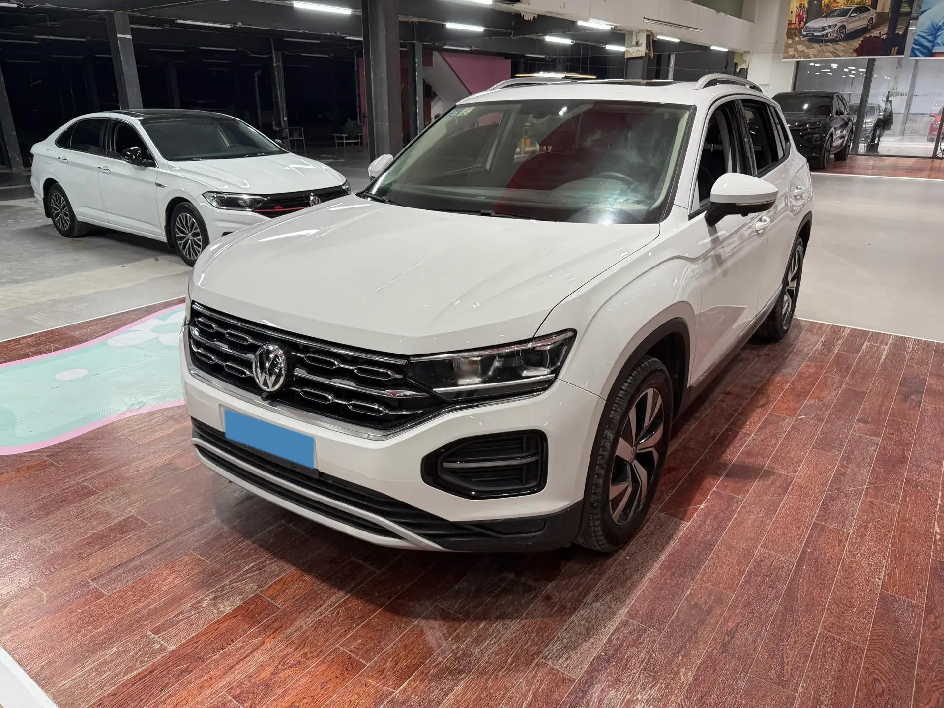 2019 VOLKSWAGEN TAYRON view 1