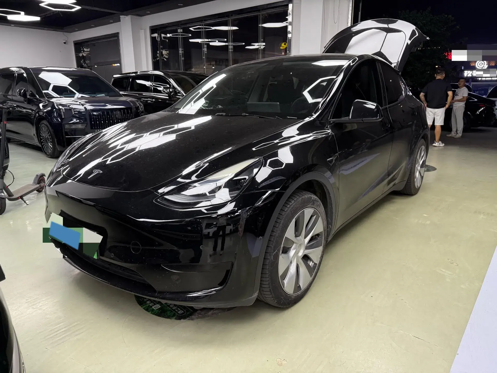2022 TESLA MODEL view 1