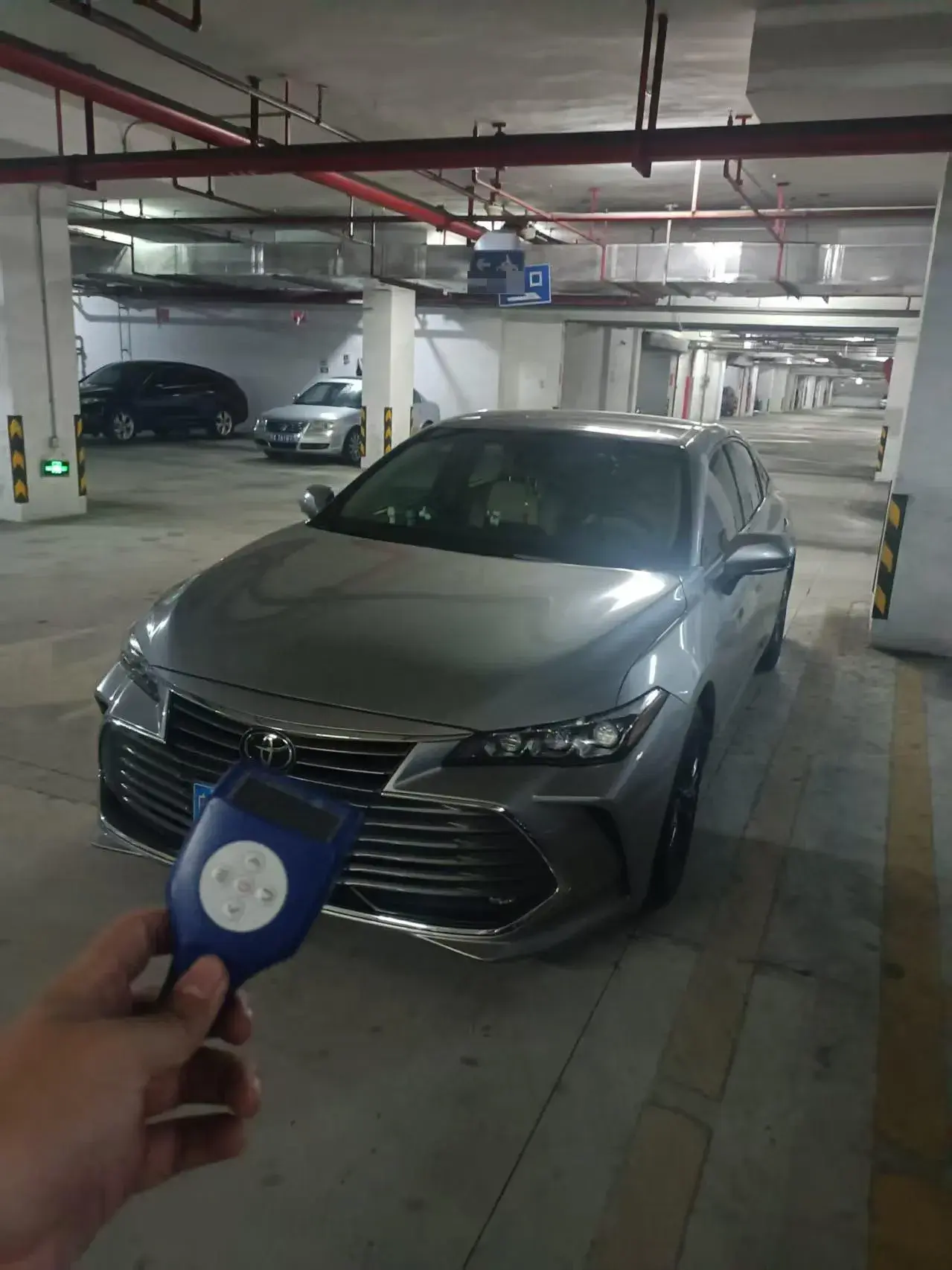 2019 TOYOTA AVALON view 1