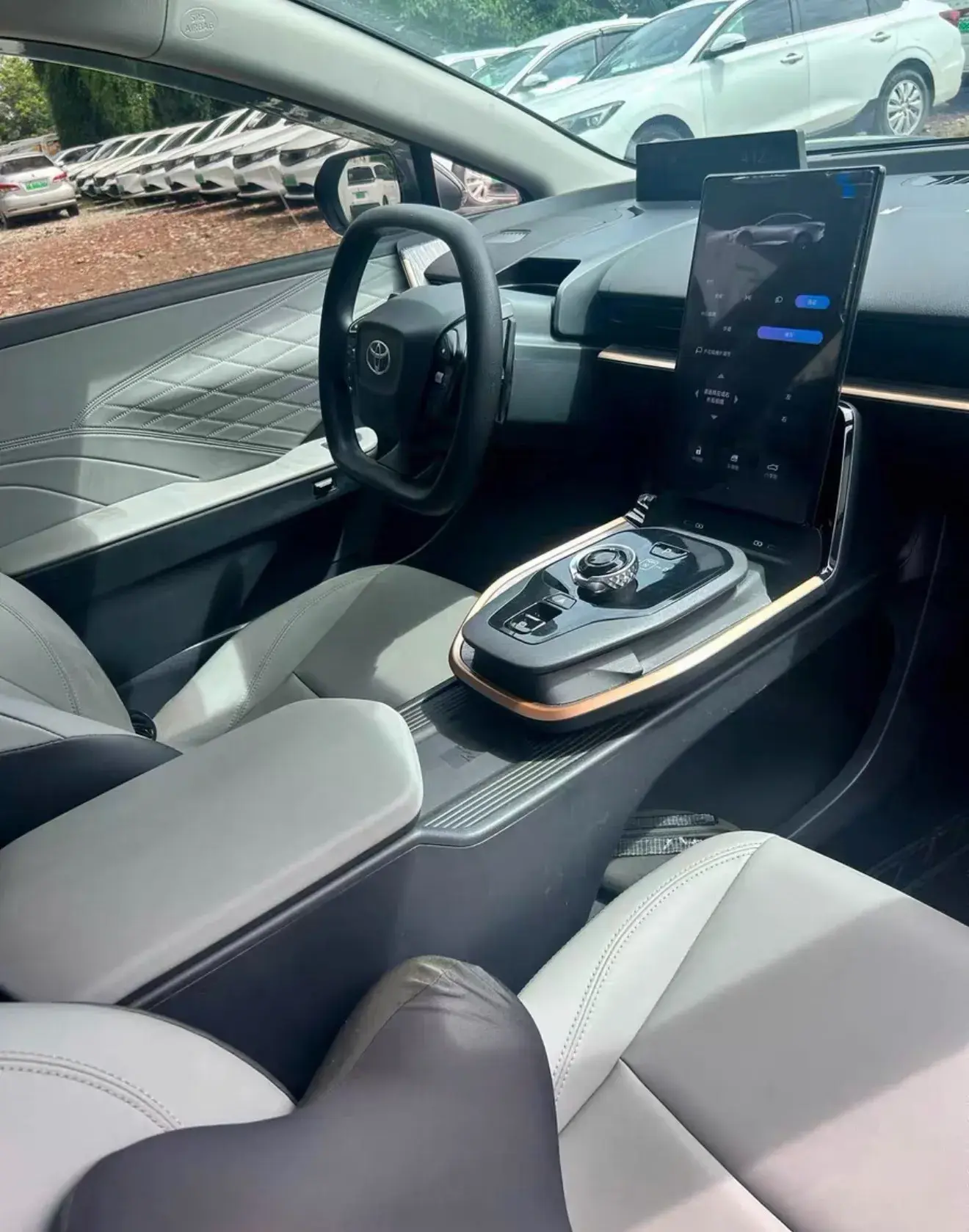 2024 TOYOTA BZ3 thumbnail 4