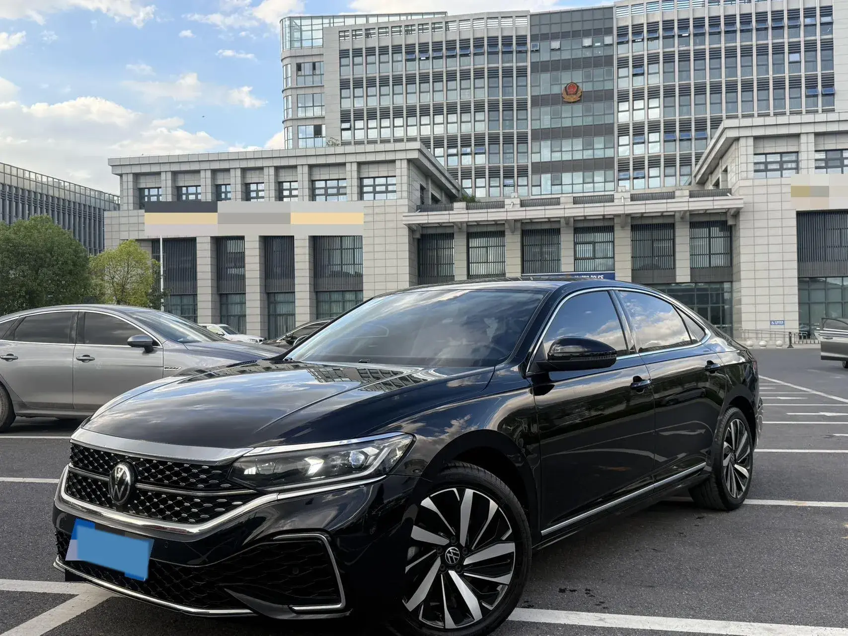 2023 VOLKSWAGEN PASSAT view 1