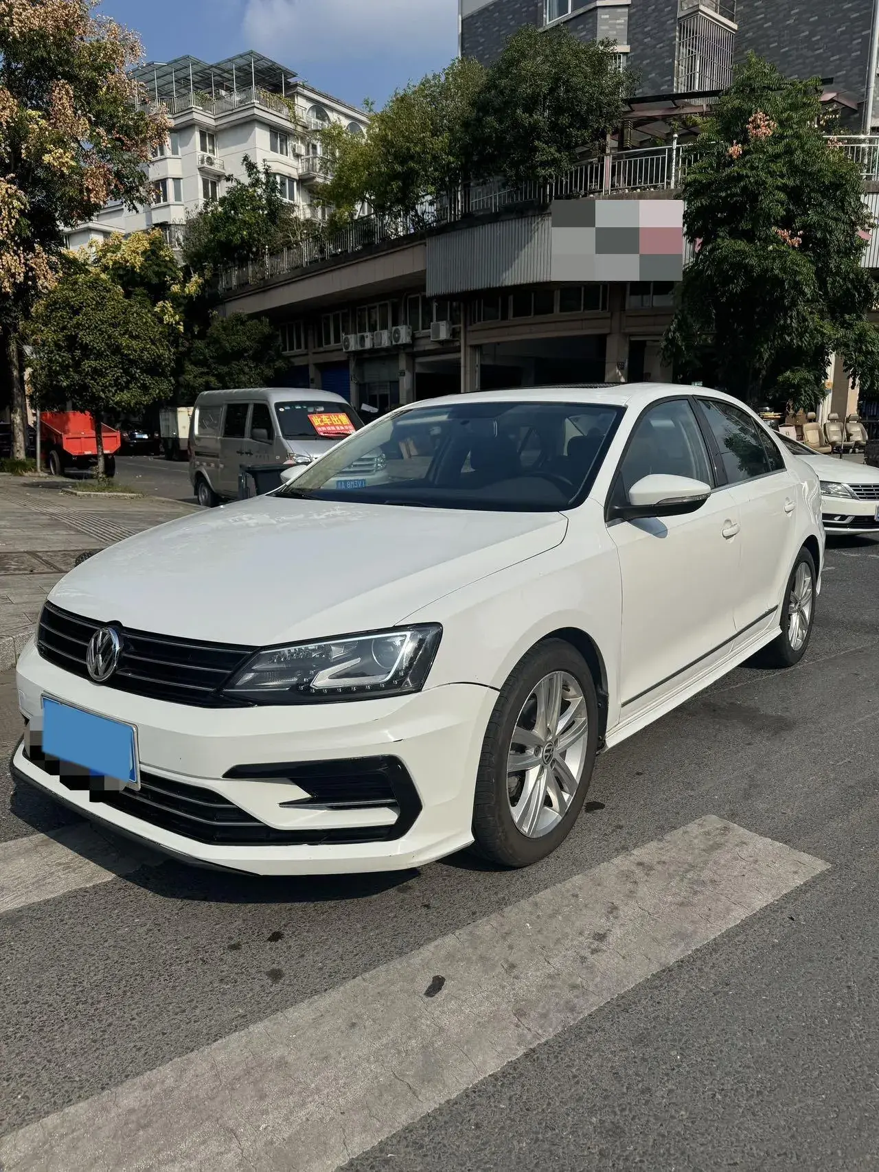2018 VOLKSWAGEN SAGITAR view 1