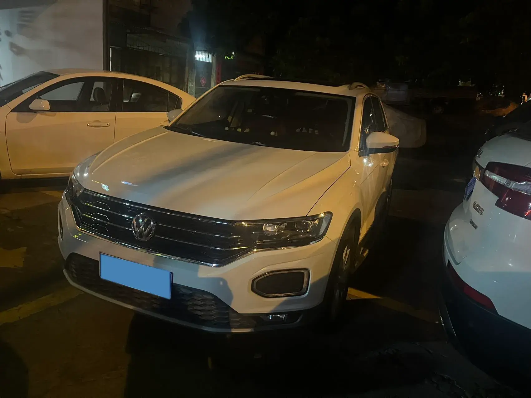 2018 VOLKSWAGEN T-ROC view 1